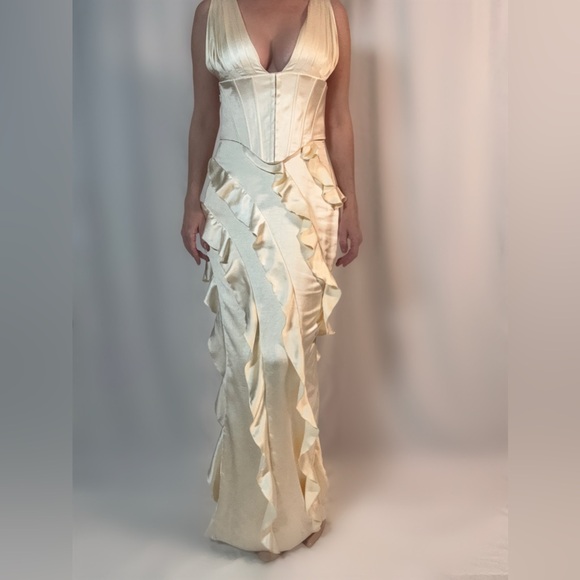 Elegant Cream Corset Dress - Picture 2 of 7